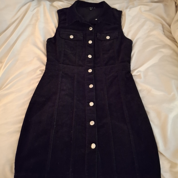 Iris Women's Black Corduory Sleeveless Button-Up Dress - Picture 3 of 7